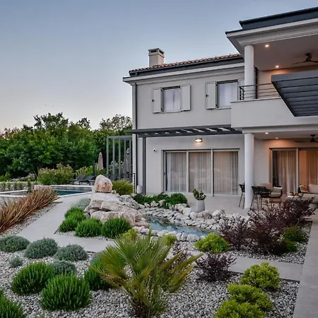 Luxury Lipa Kate Βίλα Garica